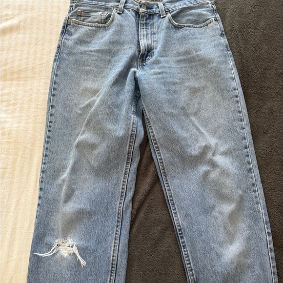 Vintage Levi's Blue Straight Jeans with Classic Rigid Look - Picture 3 of 3